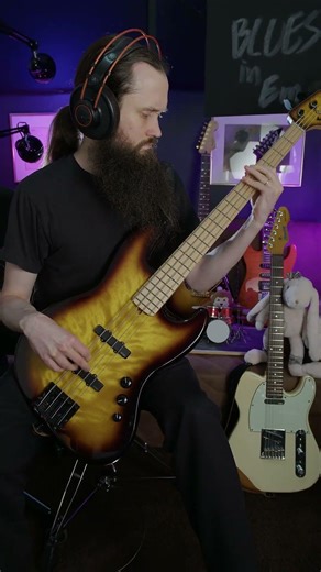 MGS1808: Blues bass line on drum loop and guitars