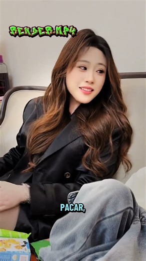 aku juga mau memegang kain katun itu #lucu