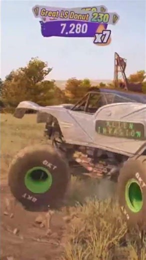 Monster jam showdown freestyle alien invasion donut