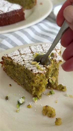 Italian Gluten Free Pistachio Cake #glutenfree