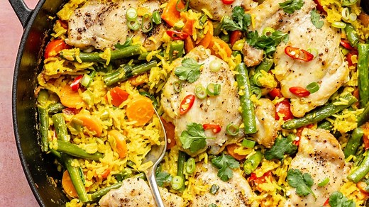 One Pan Yellow Curry Chicken & Rice (great for meal prep!)