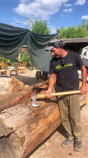 Proyecto de mesa rústica en madera de Uruguay