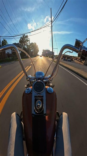 you can't do this on a sportbike #harleydavidson #dyna #biker #motovlog #sportbike