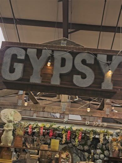 Gypsy chic Haul video, Small haul but I love what I got! Absolutely obsessed with overalls. This place was just so aesthetically pleasing. #gypsychic #vintagemarket #vintage #antiques #haul