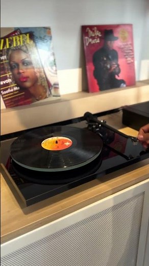 Système Hifi Platine Vinyle Rega Planar 2 / Ampli Rega Brio / Enceintes Q-acoustics 3030i