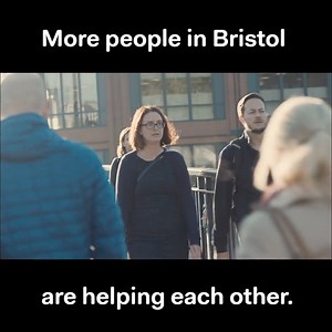 781K views · 2K reactions | We are really proud to see so many people helping each other everyday in Bristol :) Helpfulpeeps is on a mission to bring back community spirit in an increasingly disconnected world. Please SHARE this video so that more people can get involved  | Helpfulpeeps | Facebook