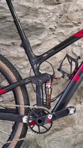 Rusty bearings on Trek Fuel must be replaced. | Cycling & Mountain Biking