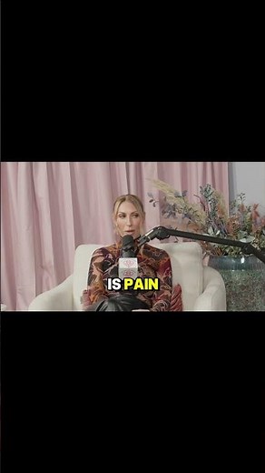 Fearful Avoidant Attachment Explained: Why Love and Pain Feel the Same (Childhood Trauma Pattern)
