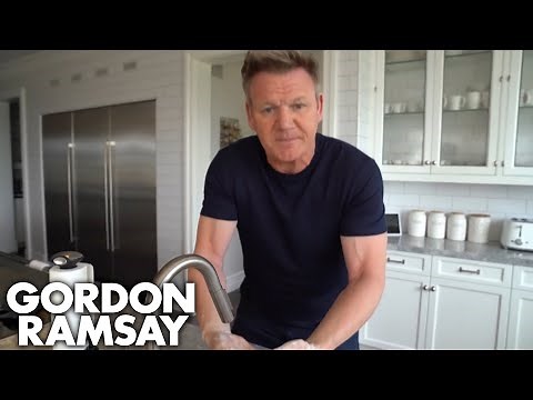 Gordon Ramsay Shows You The Proper Way to Wash Your hands in the Kitchen