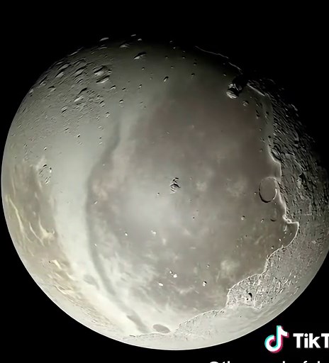 This is what Mercury actually sounds like 👂🪐 Captured by NASA’s Messenger probe, these eerie sounds are created by magnetic waves interacting with solar wind — not the silence you’d expect from the smallest planet in our solar system! ☀️ Mercury has no atmosphere, extreme temperatures, and a magnetic field stronger than Mars! Get ready to hear what space really sounds like 🚀 #mercury #SpaceSounds #space #NASA #OuterSpace #Astronomy #DeepSpace #ScienceFacts #AstronomyTok #SpaceTikTok #planets 