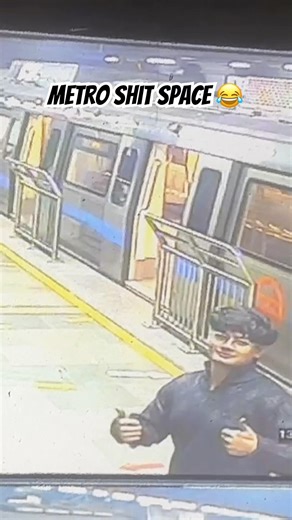 Metro cam caught my Oscar moment 🎭📹 #MetroLife #CCTV #Acting #StreetVibes #Shorts