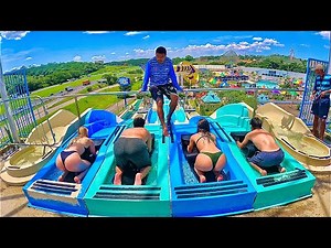 Waterslides at Wet’n Wild São Paulo in Brazil 🇧🇷