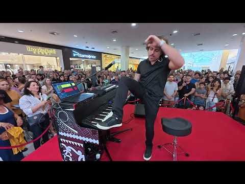 Take On Me a-ha (Shopping Iguatemi Brasília)