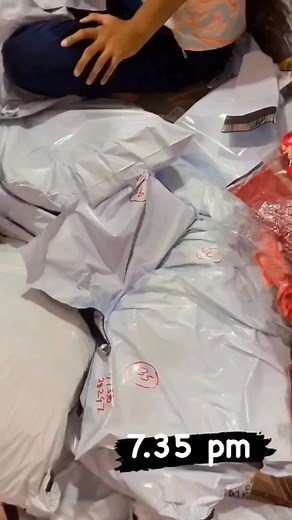 9.2K views · 67 reactions | Chalo main so Rahi hu good night. Aaj ke sare parcel abhi just packing ho Gaye hai kal dispatch ho kar tracking mil jayegi. Problem jin ke hai morning 9 baje chay ke sath solve ho jayega don't worry Lunch karke afternoon live milate hai bye bye goodnight love u all  #baipanbharideva #reelsvideo #explorepage #likeforlikes #shopping #likesforlike #sarees #online Lavanya collection | Lavanya collection | Facebook