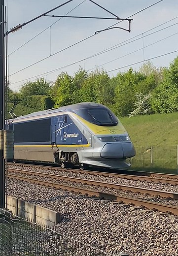 Eurostar e300 class 373 passing eyhorne tunnel outbound for France 2/5/25 #train #trains #railwayksuk #eurostar #e300 #class373