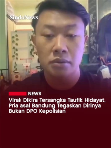 Seorang pengguna media sosial bernama Aditya menjadi sorotan setelah mengunggah video klarifikasi usai wajahnya disebut mirip dengan sosok yang sedang ramai diperbincangkan publik. Dalam videonya, Aditya menegaskan bahwa dirinya bukan Taufik Hidayat dan meminta masyarakat tidak salah mengenali dirinya. Ia juga meminta perlindungan kepada Gubernur Jawa Barat, Dedi Mulyadi, menyusul beredarnya sayembara terkait pencarian pelaku yang sedang diburu aparat. #Viral #MediaSosial #DediMulyadi #JawaBarat