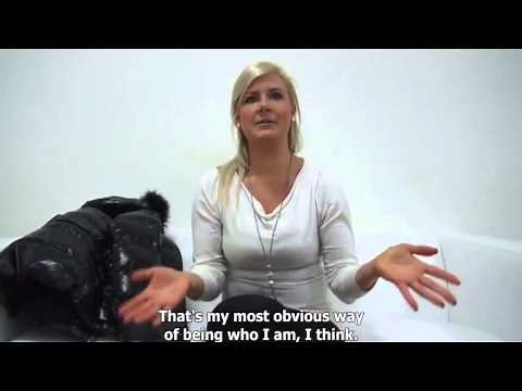 FeMaLe Agent BaCkRooM Casting FaKe Agent Czech Girls İnterview 16 ( falešný agent )český dabing