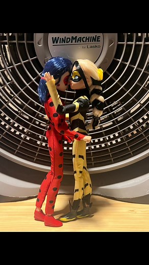 Crisálida Miraculous Doll: Zoe Lee's Transformation