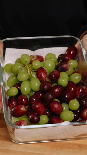 How to PROPERLY Clean Grapes 🍇💦 | Kalejunkie