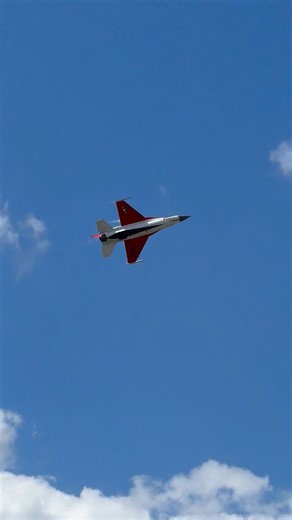 Happy Birthday to the F-16 Fighting Falcon!! 🎉🎂 The first flight on January 20, 1974 was accidental due to a high-speed taxi test leading the aircraft to take flight. The official maiden flight was recorded on February 2, 1974. This clip is from #SNF25, featuring the F-16 Viper Demo Team in its original livery. Did you see them perform last year at the SUN 'n FUN Aerospace Expo? 🐍✈️ 📹 Isaac Castellanos 📆 2026 SUN ‘n FUN Aerospace Expo - April 14-19, 2026 📍 Lakeland, FL 🎟️ #SNF26 Tickets -