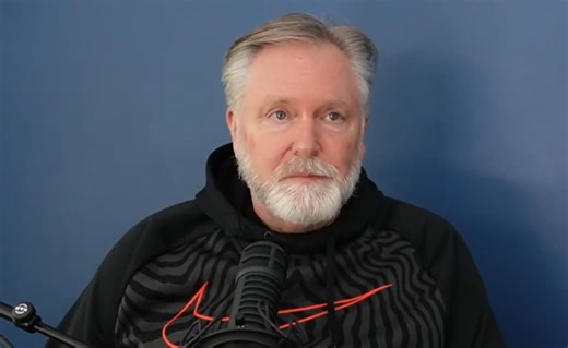 Former ACC ref Hess shares Dean Smith stories in radio interview -