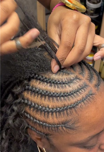 Knotless Braids with Curls: Simple and Cute Styles