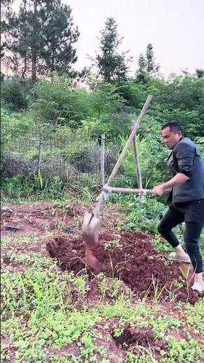 Homemade digging shovel