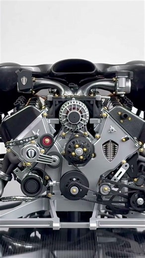 Koenigsegg engine in action.#koenigsegg #engine #hypercar #supercar #innovation
