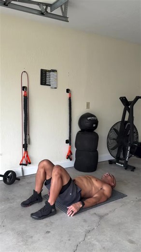 💥 Strong Glutes Series: Week 1💥 1️⃣ Glute Bridge 2️⃣ Clamshell 3️⃣ Quadruped Hip Extension 4️⃣ Bodyweight Squat #glutes