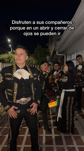 Uno parpadea con fe… pero nada cambia 😂😂 #humor #mariachisparafiestas #MariachiJuvenil #popayan | Mariachi León Guanajuato Popayán