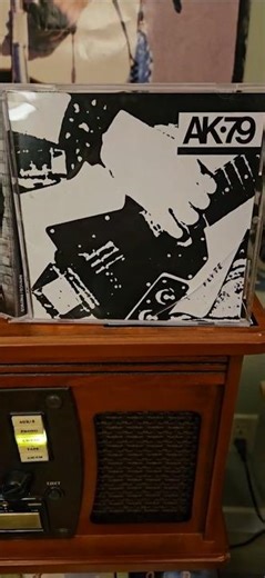 Rockin to the "AK◽️79" New Zealand compilation album!!! 👈