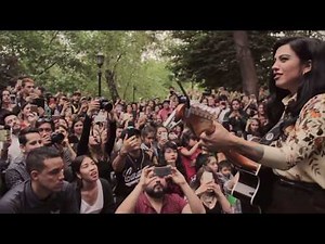 MON LAFERTE - EL BESO (Acústico desde Bellas Artes SCL)