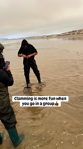 Clamming in Pismo beach California🇺🇸🥰 #clamming #pismobeach #pismo #everyone #followers #fisherman #fblifestyle #oceanview #fbreels #reelsvideo Rasay A Dionicio Jhun Datugan | Jessica Dela Cruz Rasay