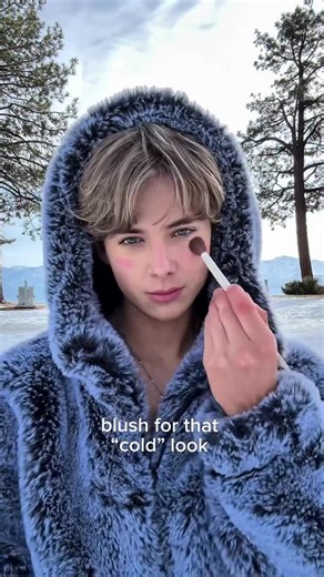 The perfect winter look ❄️😍 @Jake Warden #wintermakeup