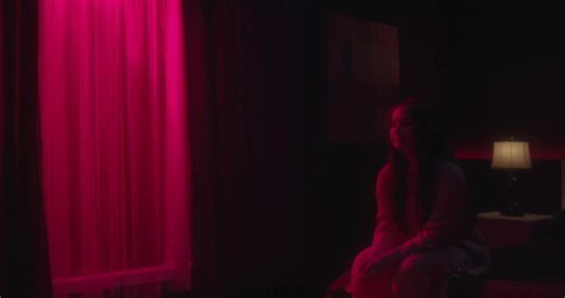 Stephanie Poetri〈Paranoia〉官方版完整 MV