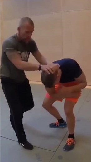 Verteidigung gegen runde Angriffe - Selbstverteidigung Varianten SAMI-X Krav Maga