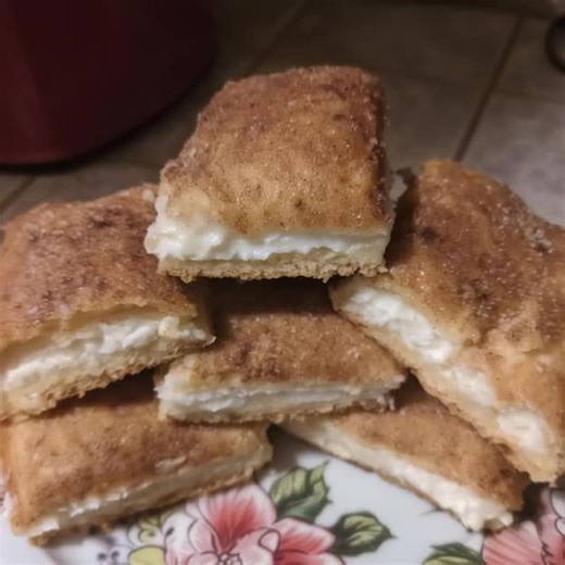 "I've been doubling the recipe and baking in a 9x13 for years now. Haven't met a soul that didn't love these! If you need any easy homemade treat, this is the one!" Recipe in (c.o.m.m.e.n.t ).👇 See less | Easy Recipes