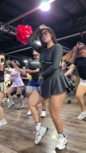 La Bachata 💃💋🔥#zumbadance #zumbafitness #lovelydance #bailoterapia #shortsviral #baile #bachata