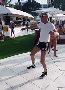 This video just sums up ibiza you can be yourself & not be judged and just live for the moment. You either understand ibiza or you don’t ❤️ dance like no one is watching and love who you are! @obeachibiza 🍑 | Ibiza Times