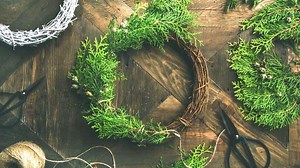 How To Make A Wreath From Natural Evergreen Clippings