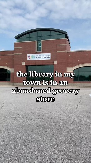 Exploring an Abandoned Grocery Store Turned Library