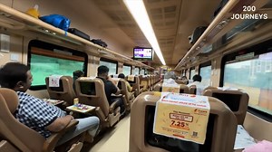 Tejas Express Executive Class Food Review || Ahmedabad to Mumbai || Indian Railways | 200Journeys