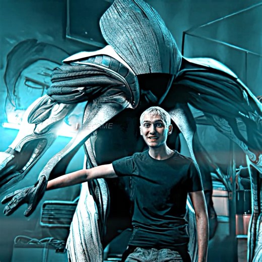 This alien exosuit looks insanely powerful 👽💥 | Attraction (2017) #edit