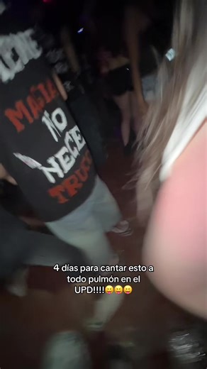 ni idea quien era ese radom #upd #promo #26 #fyp #egresados