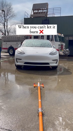 When you can’t let it burn ❌ In the age of electric vehicles, the firefighting landscape is undergoing a profound transformation. Step 1️⃣ - EV Fire Suppression Nozzles Step 2️⃣ - EV Fire Security Blanket Selection #firesuppression #firefighter #electricfire #electricalcar | Toxic Suppression