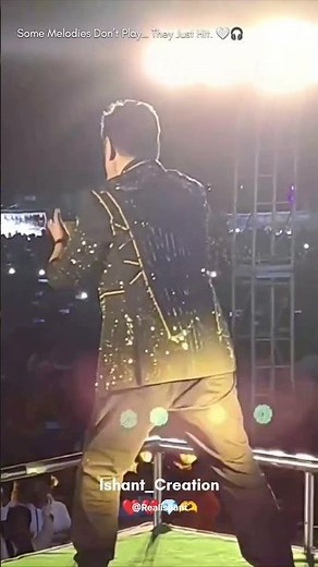 POV: When “Saajan Ji Ghar Aaye” Hits Different LIVE 🥹🎤 | Kumar Sanu 💔💎#shorts #kumarsanu
