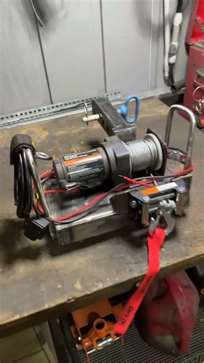 Homemade winch mount for trailer hitch! #homemade #welding #migwelding #winch #trending #offroad