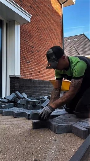 Professional craftsmen arrange paving in detail for satisfactory results #shorts #construction #fyp