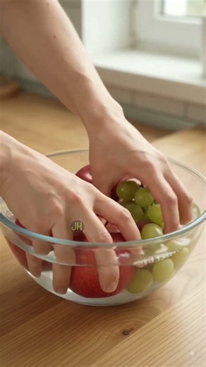 🥦 5 Smart Ways to Wash Fruits & Vegetables! 🤯 #shorts