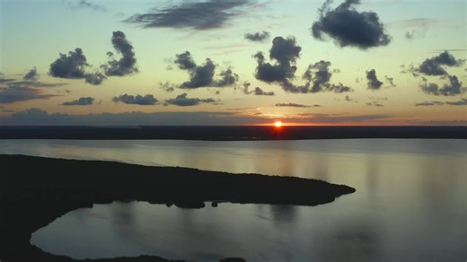 Martine et Matieu - Conseillers en voyage -VoyageAquarelle.com on Instagram: "🌴 RIU LATINO – ADULTES SEULEMENT (18+) 🌴 Ferme les yeux… tu entends la mer? Au Riu Latino, tout est pensé pour décrocher pour vrai : ✨ plage de sable blanc à perte de vue – parfaite pour marcher au lever du soleil 🏖️ plage de Costa Mujeres : large, eau calme et généralement peu de sargasses 🍹 bars à cocktails dignes des tropiques 🍽️ restos variés sans réservation : buffet interna